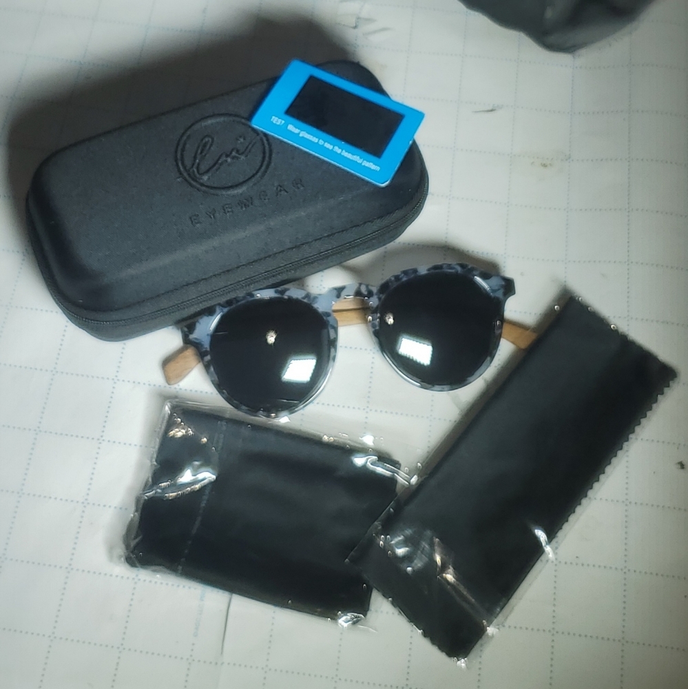 Sunglasses set